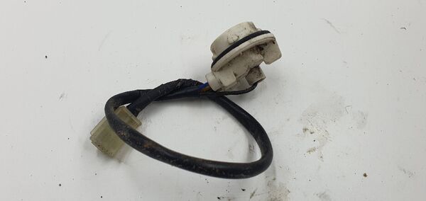 Takavalon polttimonkanta (Yamaha RS Viking 2006)  (8FN-84710-00-00 8FN-84710-01-00 )