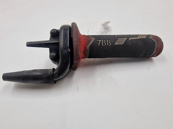 Kaasukahva (Honda CRF250 2004) 53140-MEB-671 53166-KPT-305 53167-MEB-672