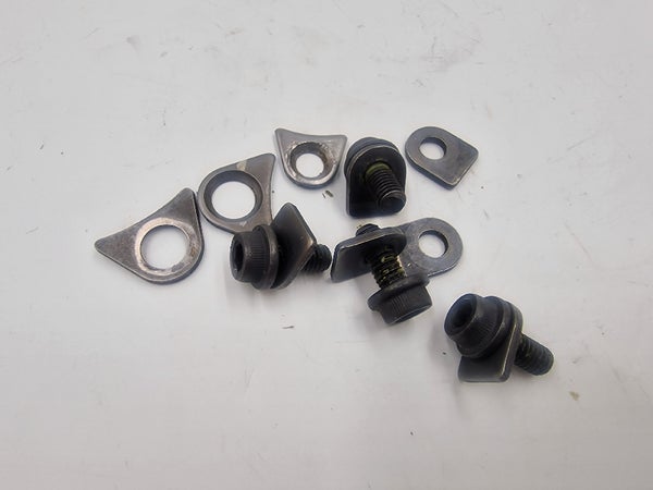 Lohkon laakereiden pidikkeit&auml; (Honda CRF250 2004)